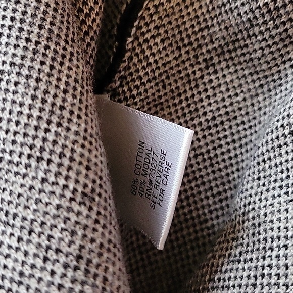 Women's size medium cardigan - Picture 5 of 6